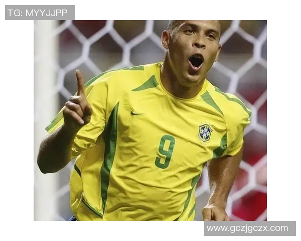 聚焦世界足球巨星成长历程与赛场传奇全景呈现荣耀瞬间与未来展望